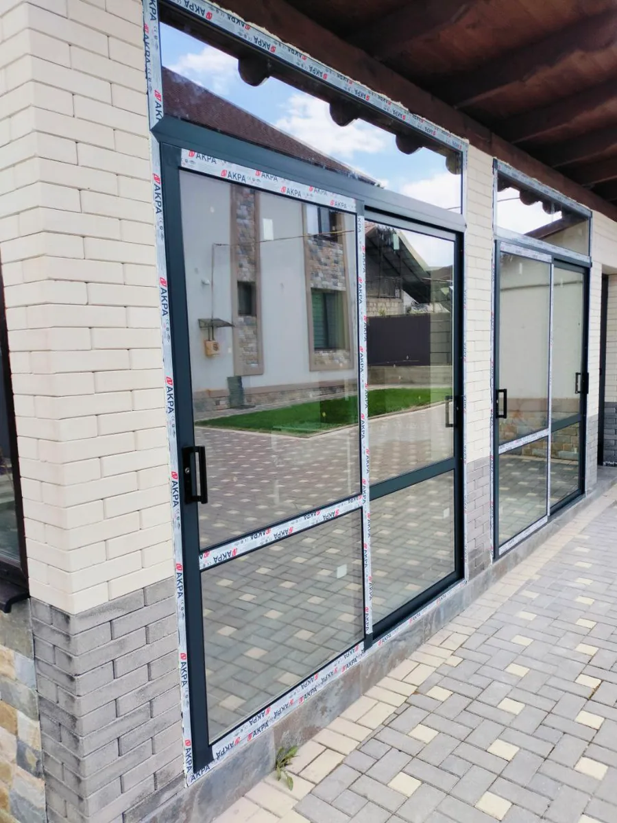 Sistem glisant PVC VEKA, instalat de Grafitex